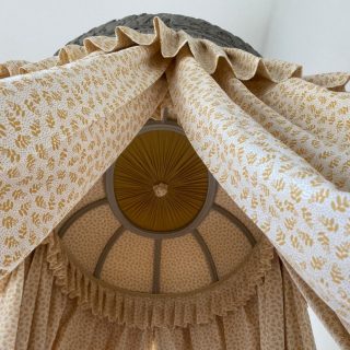 Restauration d’un lit à la polonaise – époque Louis XVI
Un travail d’orfèvre pour redonner tout son éclat à ce chef-d’œuvre du XVIIIe siècle, réalisé pour une petite « princesse ».
Savoir-faire, élégance et patrimoine au cœur de notre atelier parisien.

#tapissier #restaurationmeuble #litancien #louisxvi #meubleancien #artisanatdart #metierdart #patrimoinevivant #frenchtouch #madeinfrance #luxuryinteriors #interiordesign #frenchstyle #decorancien #meubledesign #hauteartisanat